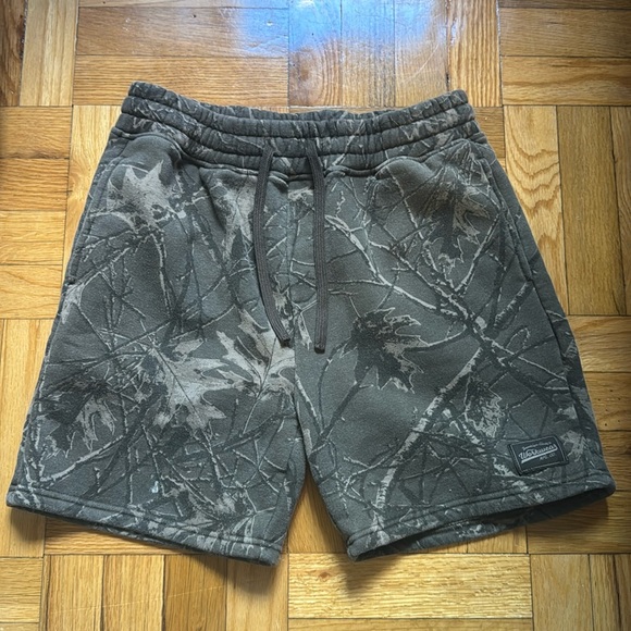 Fleece Camo shorts - Picture 1 of 3